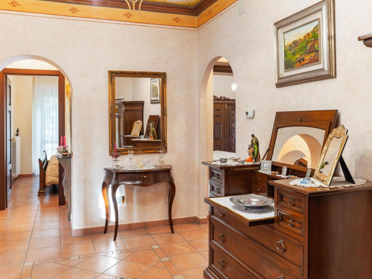 Belvilla By Oyo Villa In Tagliacozzo Ngoại thất bức ảnh